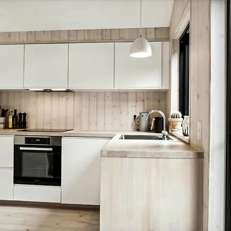 Renovated Bright In Old Marielyst