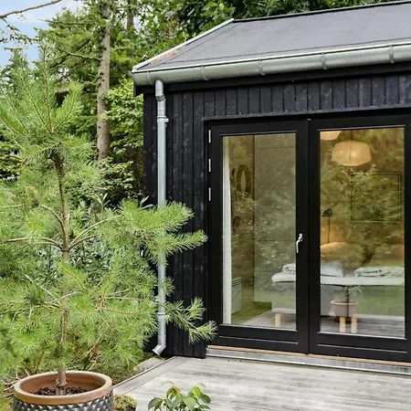 Renovated Bright In Old Marielyst * Bøtø By