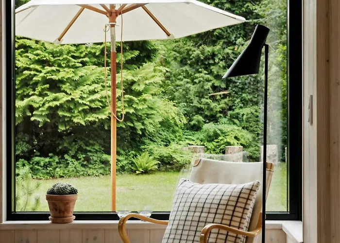 Casa de Férias Renovated Bright In Old Marielyst Bøtø By