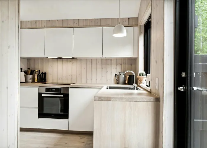 Renovated Bright In Old Marielyst